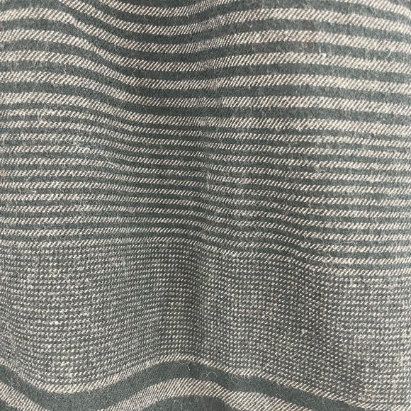 👔 Levi's Mens Button Down Shirt Black and Gray Stripes Size M Long Sleeves - Picture 7 of 11